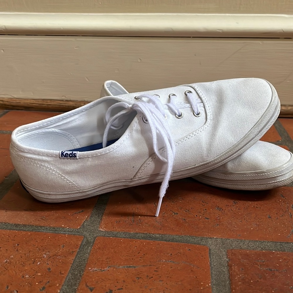 White Ked’s size 9